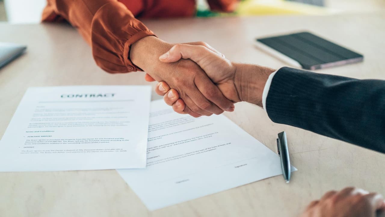 Proven Cross-Selling Strategies to Boost Revenue in 2025